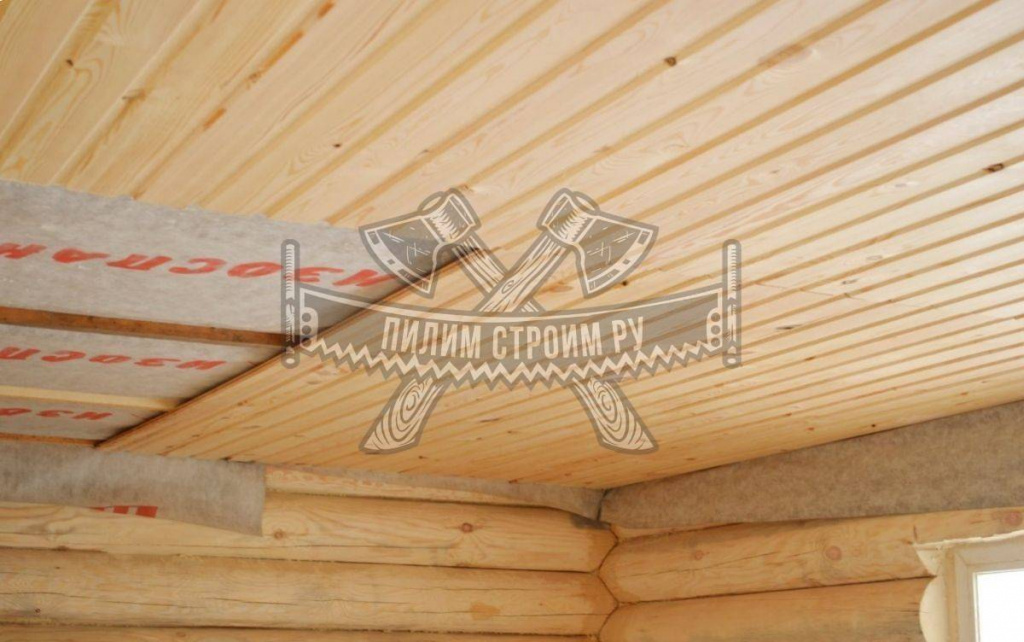 Установка вагонки на потолок в загородном доме Установка вагонки на потолок в загородном доме